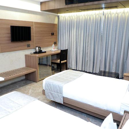 Hotel Archana Residency Bombaj Zewnętrze zdjęcie
