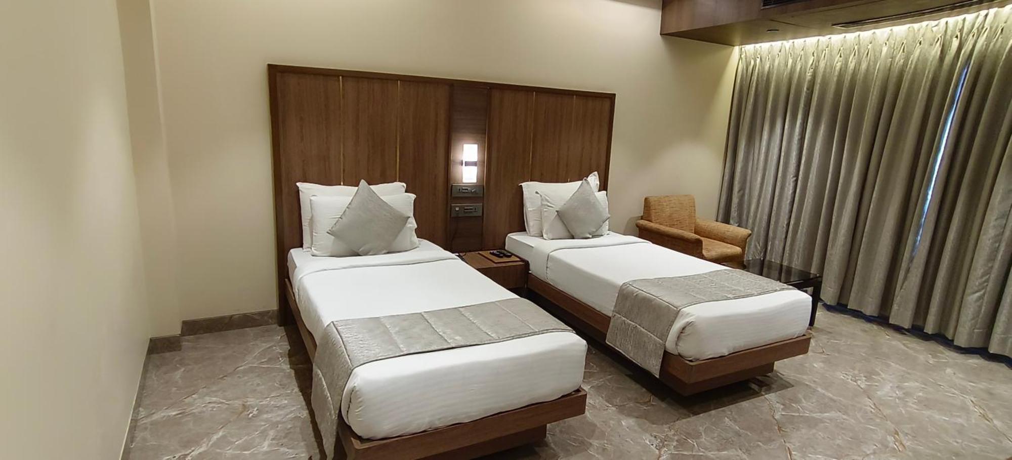Hotel Archana Residency Bombaj Zewnętrze zdjęcie