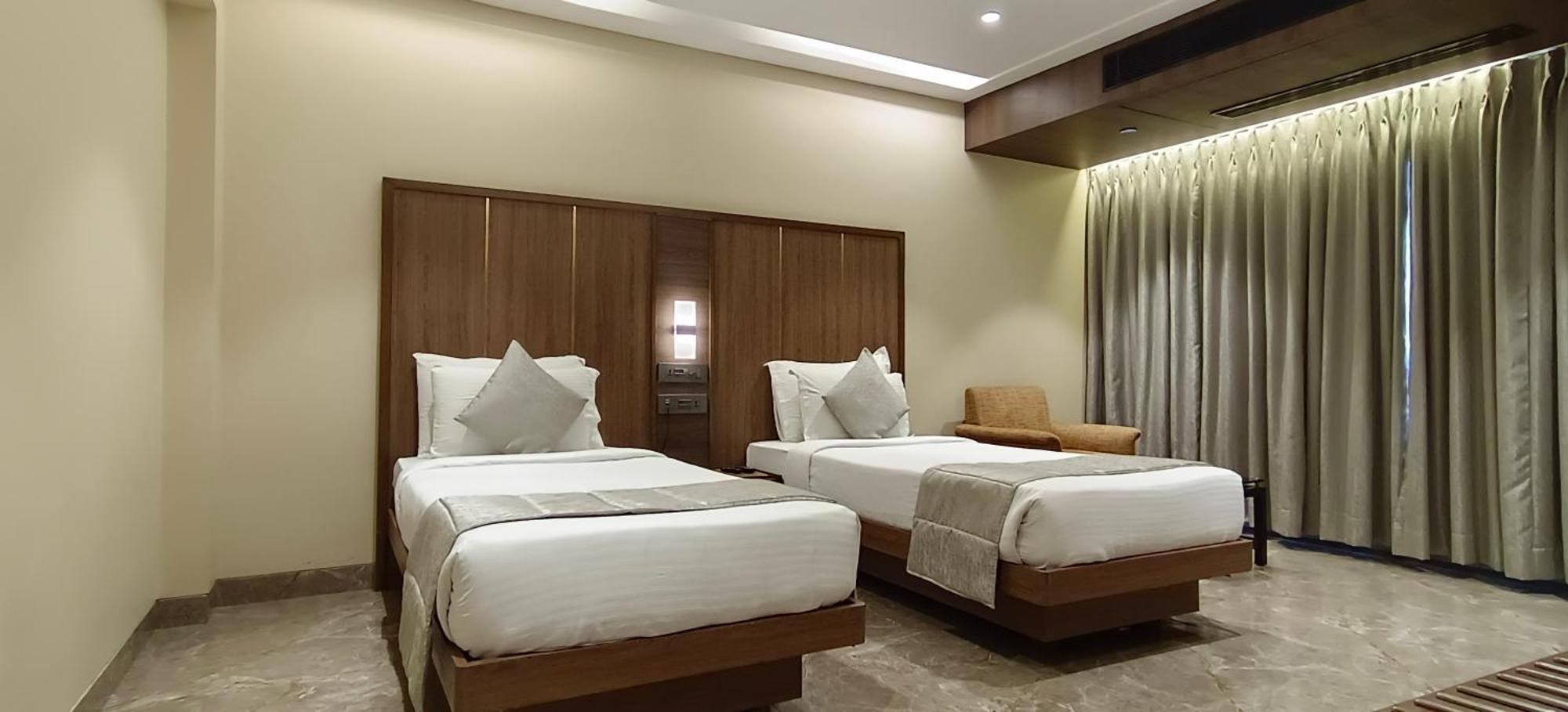 Hotel Archana Residency Bombaj Zewnętrze zdjęcie