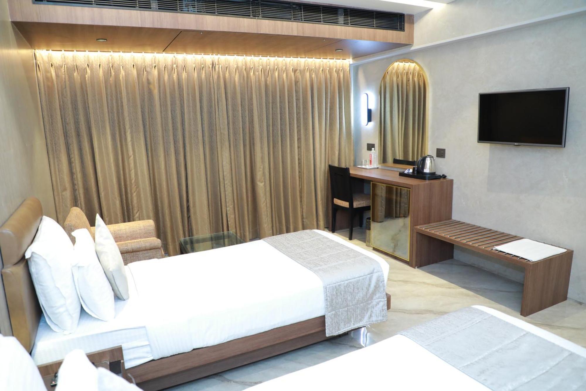 Hotel Archana Residency Bombaj Zewnętrze zdjęcie