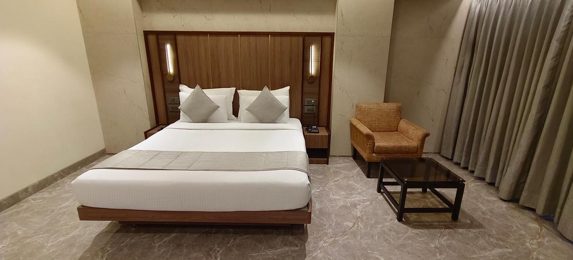Hotel Archana Residency Bombaj Zewnętrze zdjęcie