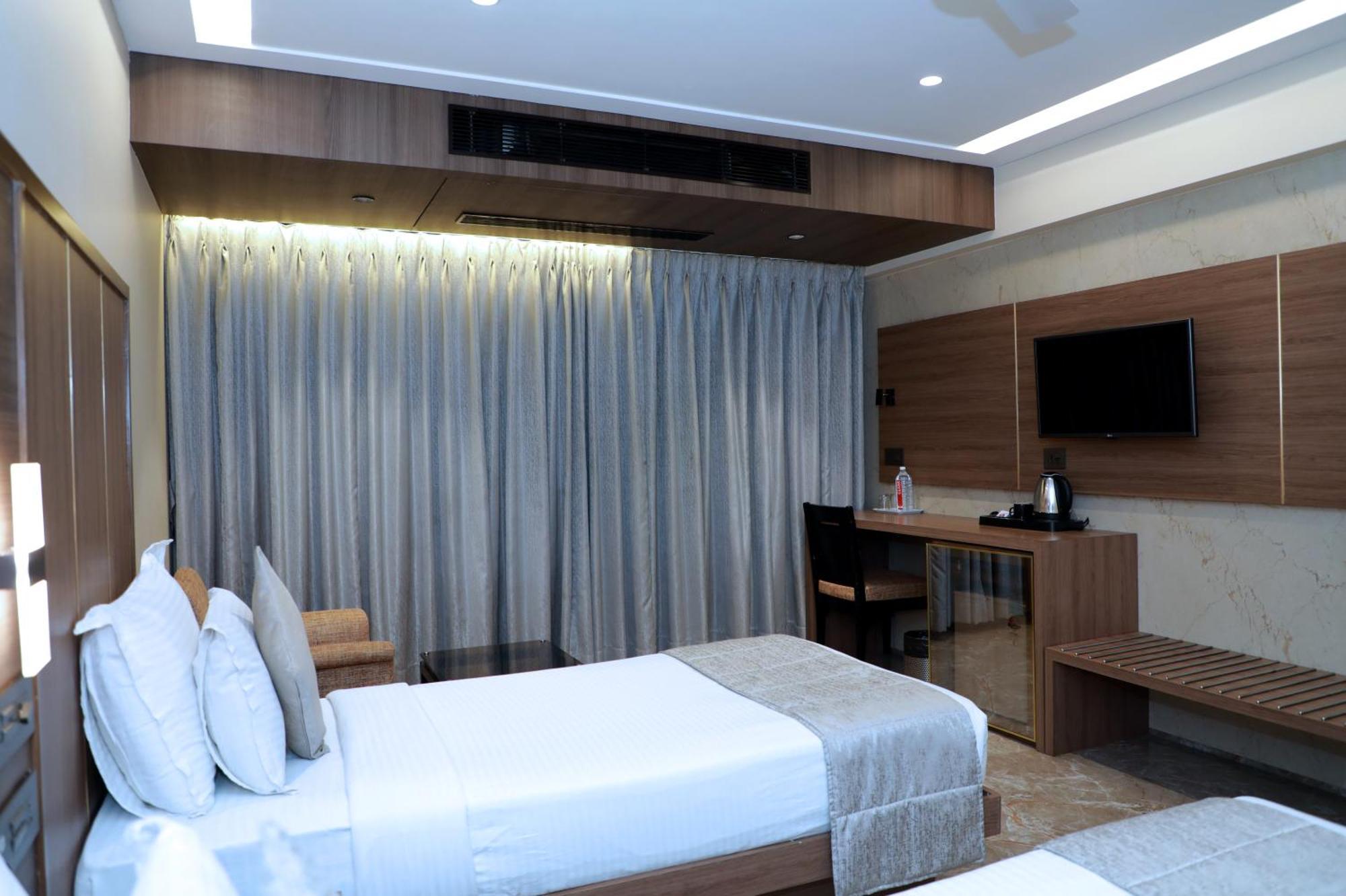 Hotel Archana Residency Bombaj Zewnętrze zdjęcie