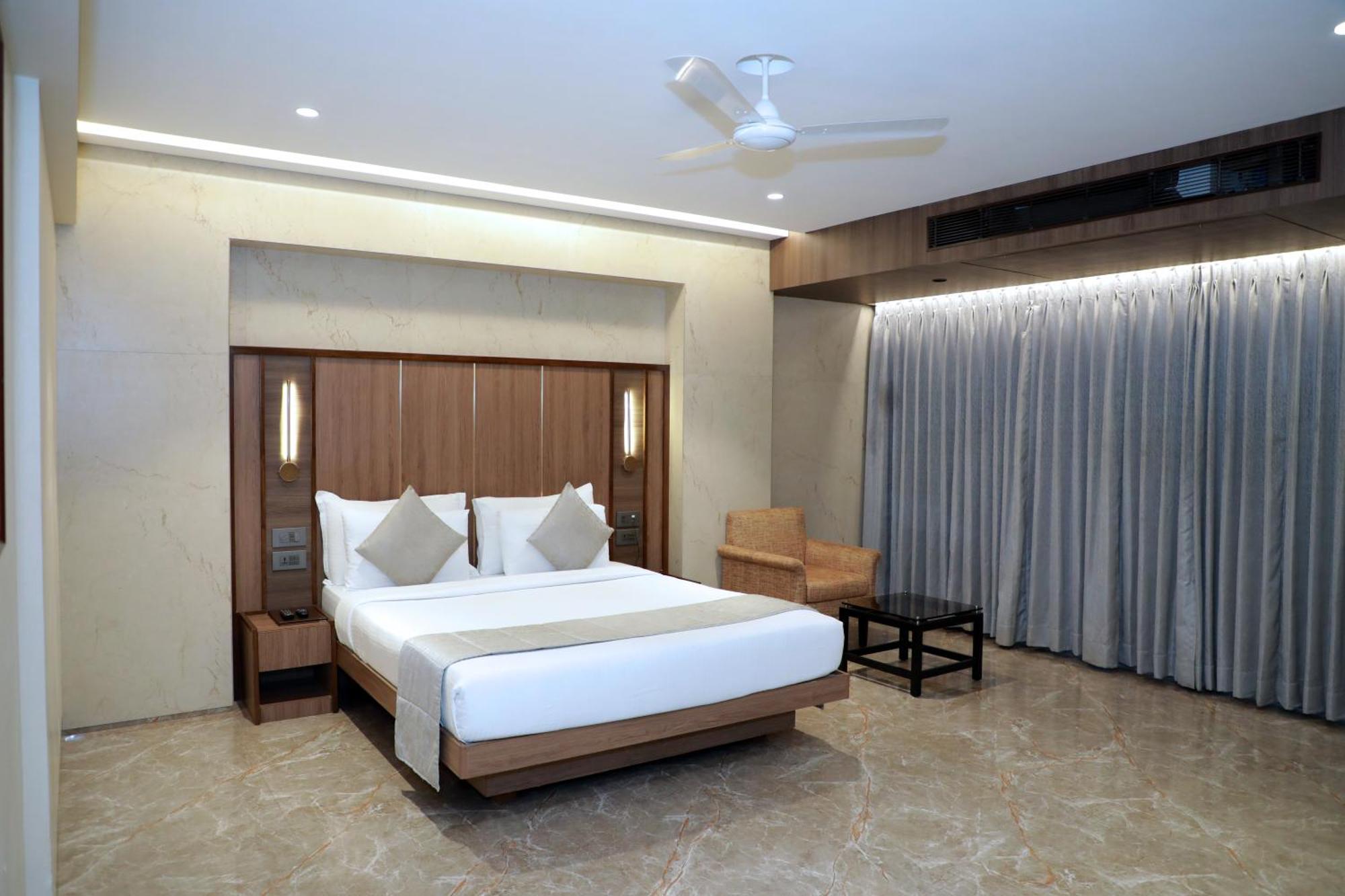 Hotel Archana Residency Bombaj Zewnętrze zdjęcie