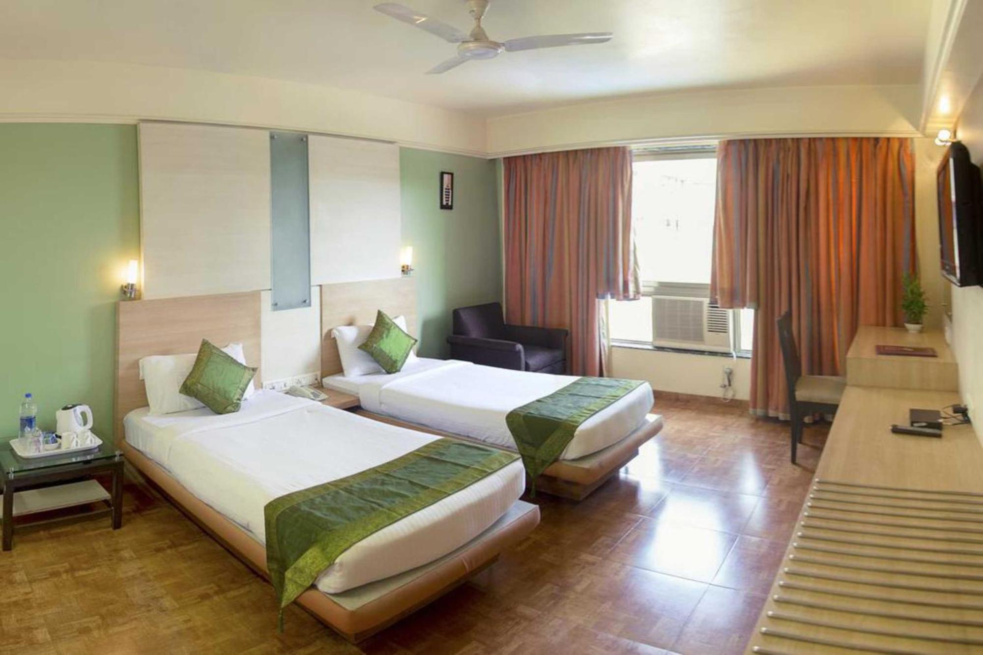 Hotel Archana Residency Bombaj Zewnętrze zdjęcie