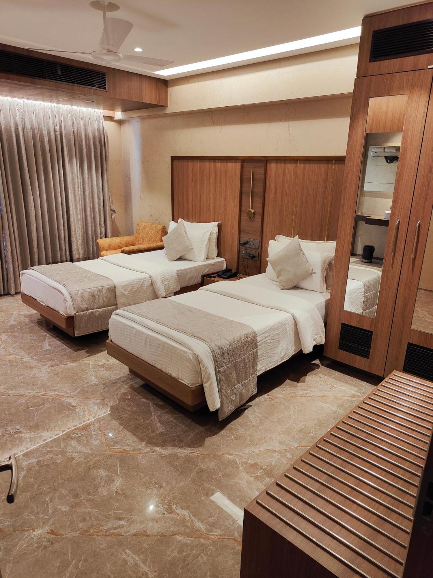 Hotel Archana Residency Bombaj Zewnętrze zdjęcie